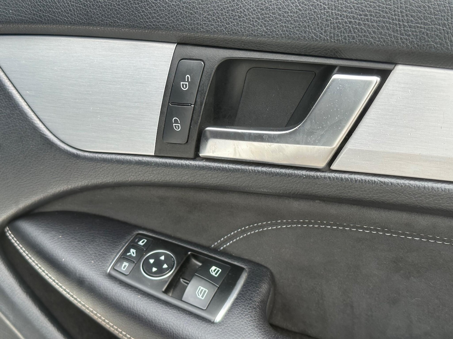 Used Mercedes-Benz C Class 2015 for sale - 76753054: Photo 45