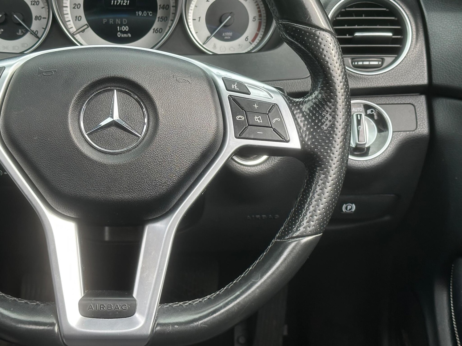 Used Mercedes-Benz C Class 2015 for sale - 76753054: Photo 46