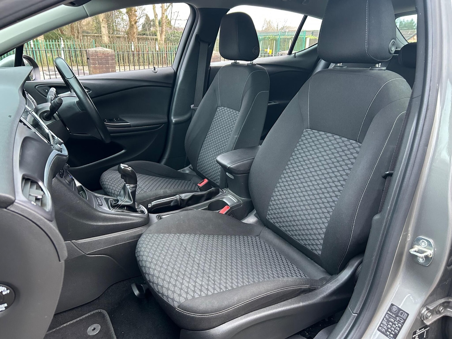 Used Vauxhall Astra for sale - 77809149: Photo 3