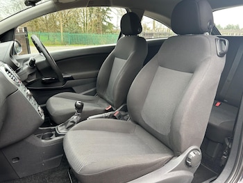 Used Vauxhall Corsa 2011 for sale - 77892670: Photo