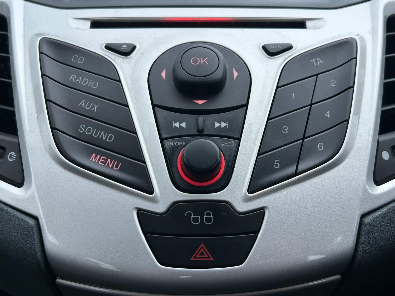 Used Ford Fiesta 2010 for sale - 77824056: Photo 35