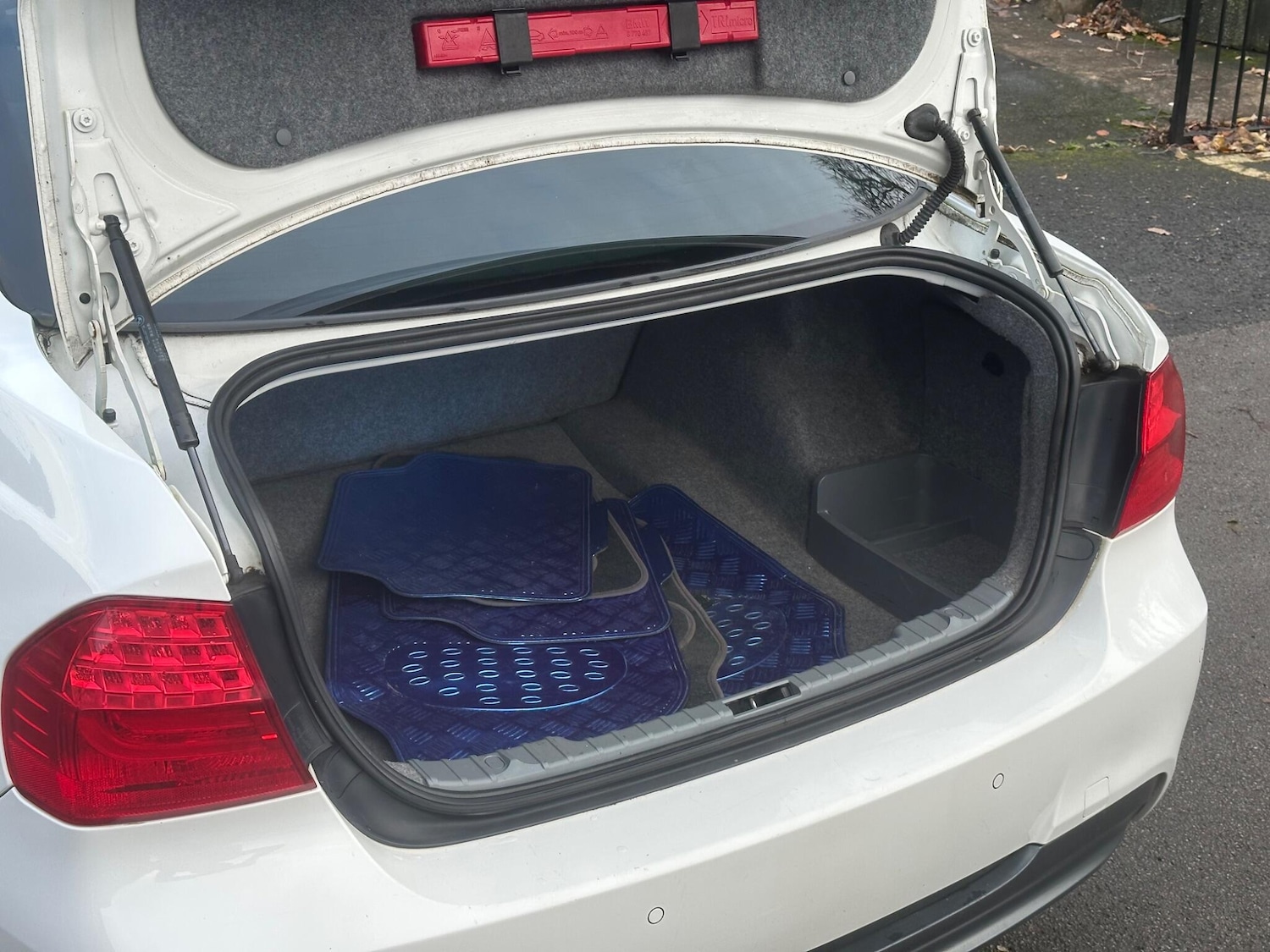 Used BMW 3 Series 2011 for sale - 76839810: Photo 21