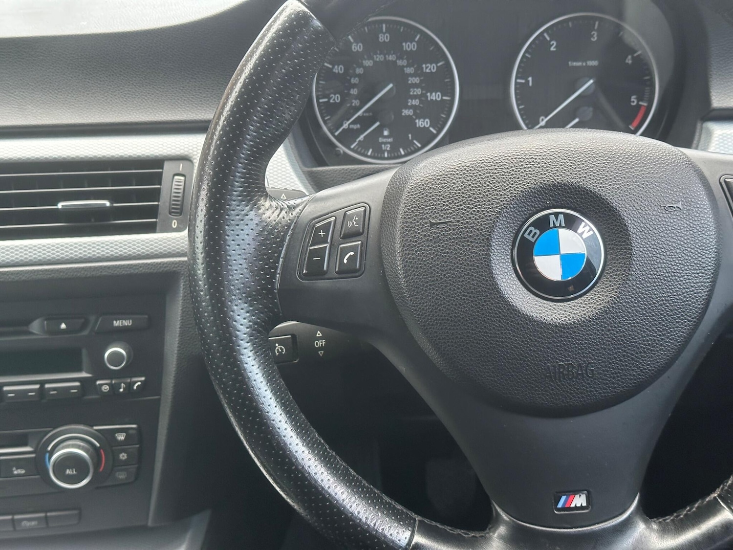 Used BMW 3 Series 2011 for sale - 76839810: Photo 25