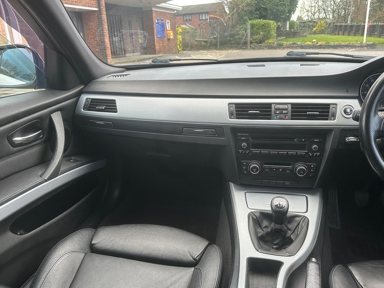 Used BMW 3 Series 2011 for sale - 76839810: Photo 30