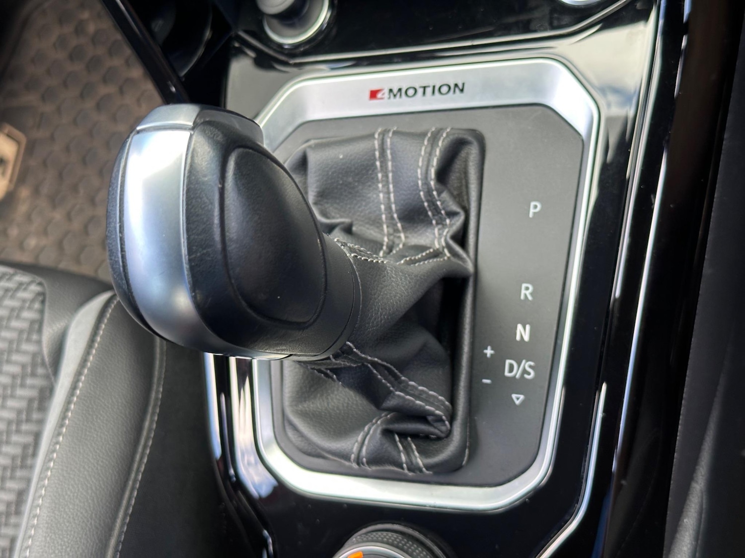 Used Volkswagen T-Roc 2020 for sale - 76607725: Photo 43