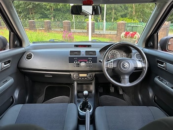 Used Suzuki Swift 2010 for sale - 75589037: Photo