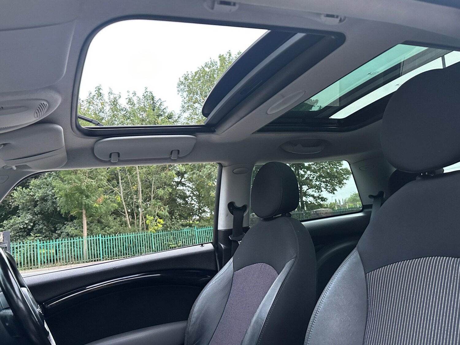 Used MINI Hatch 2010 for sale - 76239652: Photo 32