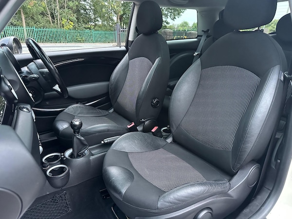 Used MINI Hatch 2010 for sale - 76239652: Photo 3