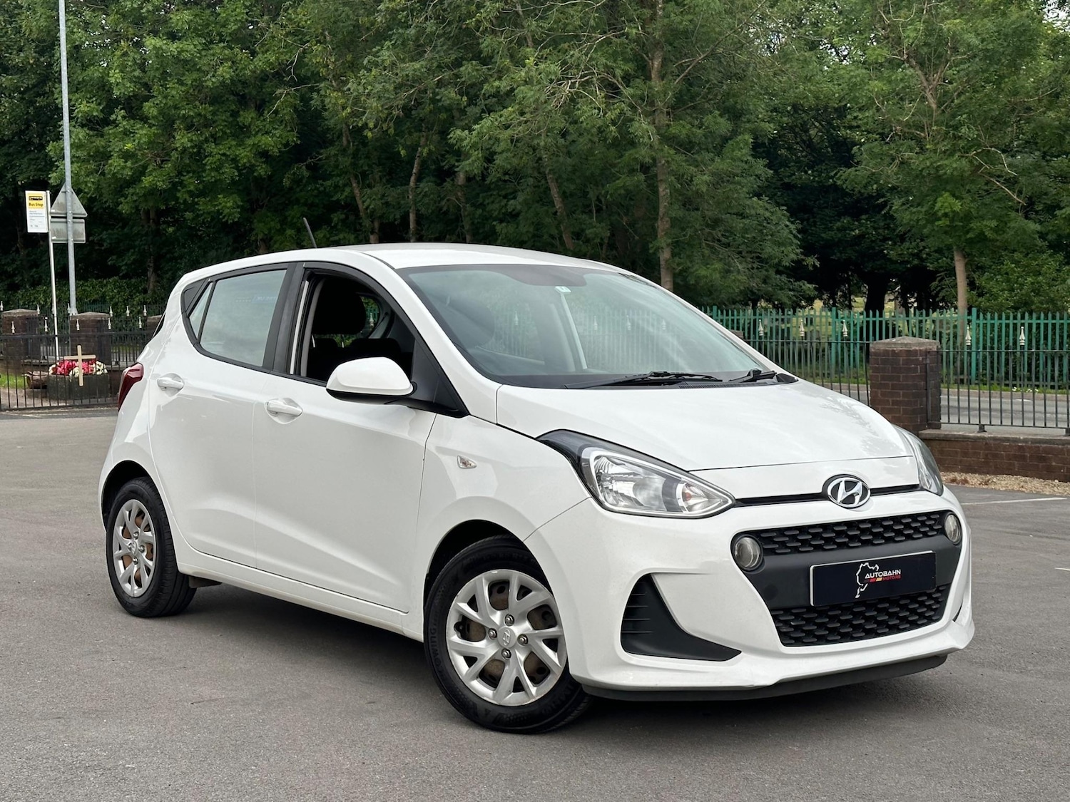 Used Hyundai i10 2017 for sale - 77131772: Photo 1