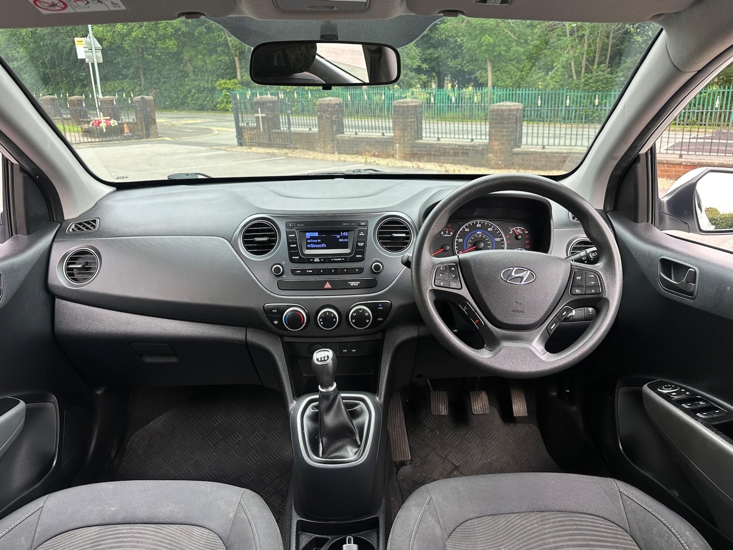 Used Hyundai i10 2017 for sale - 77131772: Photo 3