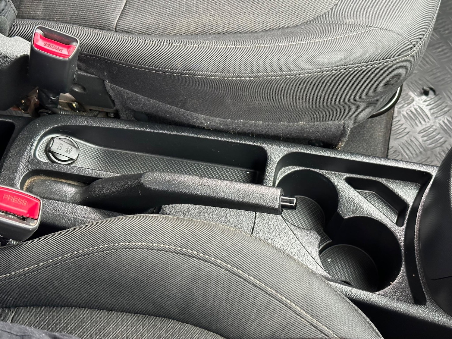 Used Hyundai i10 2017 for sale - 77131772: Photo 38