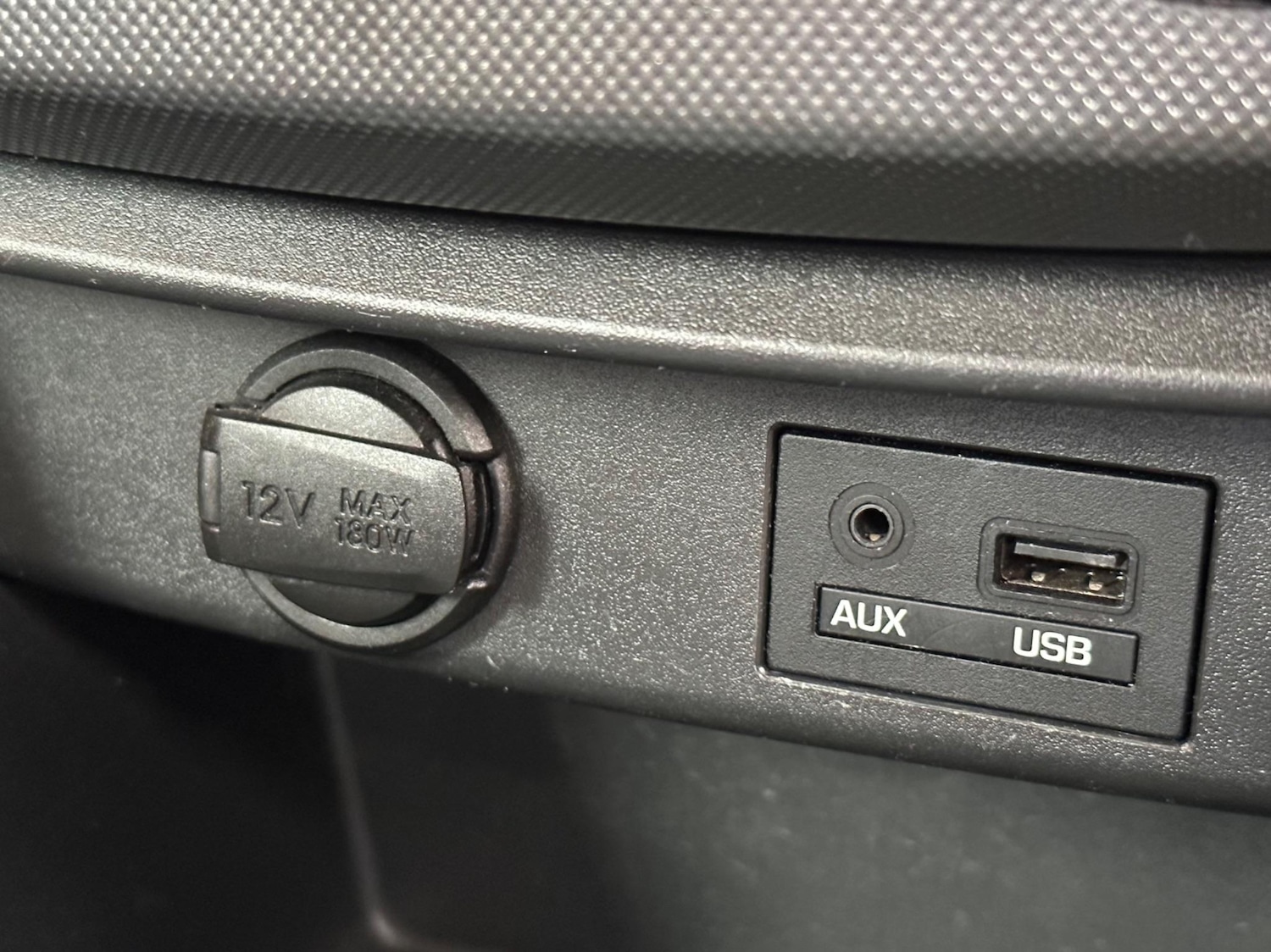 Used Hyundai i10 2017 for sale - 77131772: Photo 40