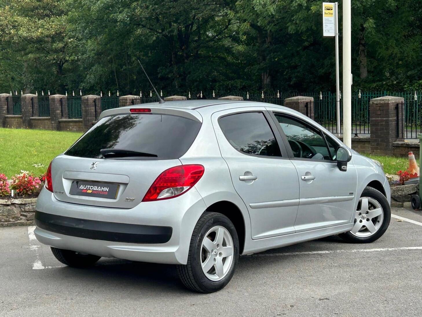 Used Peugeot 207 2011 for sale - 76425290: Photo 11