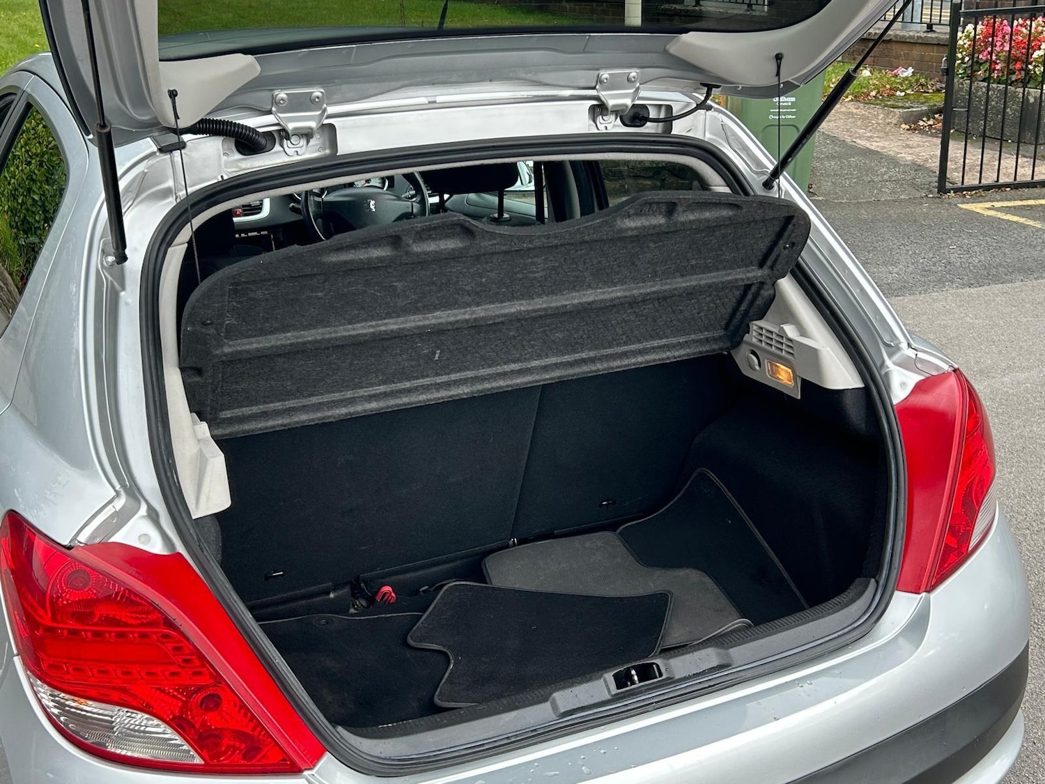 Used Peugeot 207 2011 for sale - 76425290: Photo 25