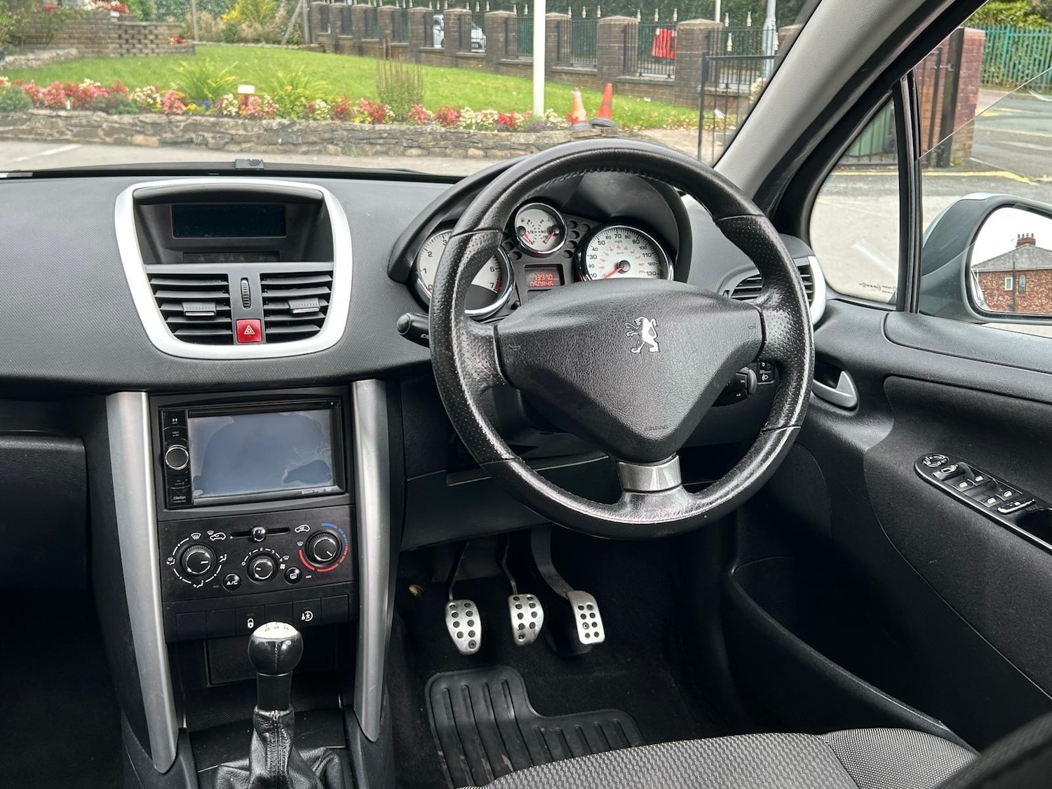 Used Peugeot 207 2011 for sale - 76425290: Photo 27