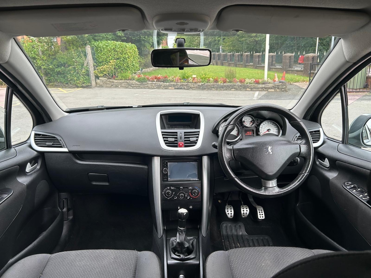 Used Peugeot 207 2011 for sale - 76425290: Photo 3