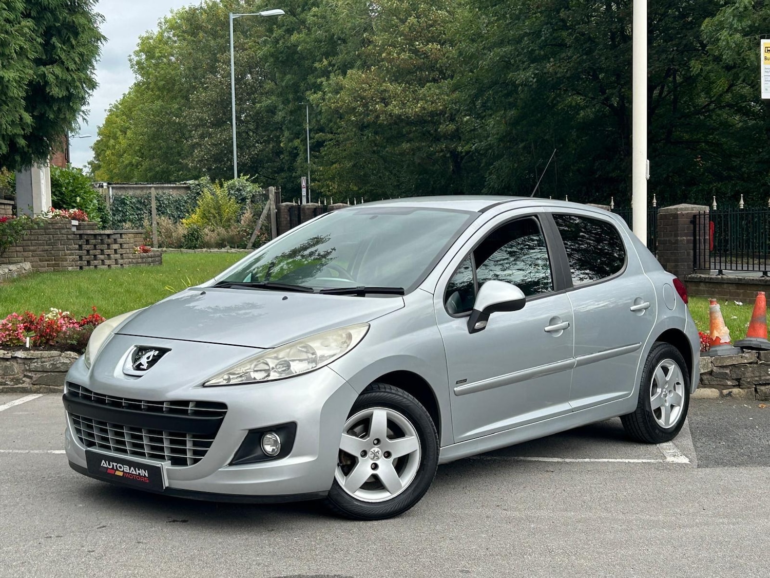 Used Peugeot 207 2011 for sale - 76425290: Photo 7