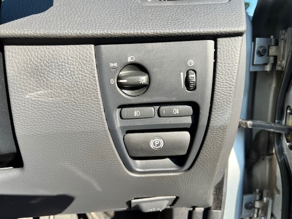 Used Volvo XC90 2011 for sale - 74859732: Photo 32