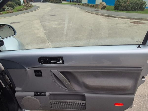 Used Volkswagen Beetle 2001 for sale - 76249924: Photo 15