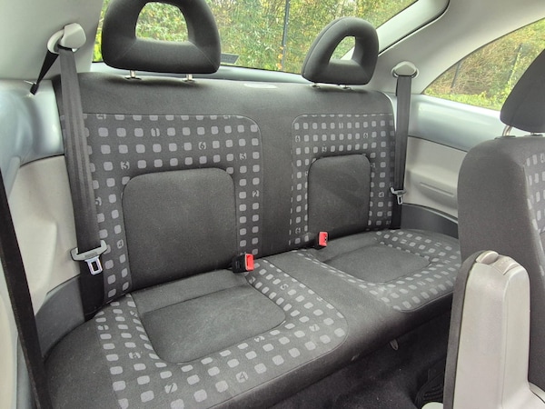 Used Volkswagen Beetle 2001 for sale - 76249924: Photo 16
