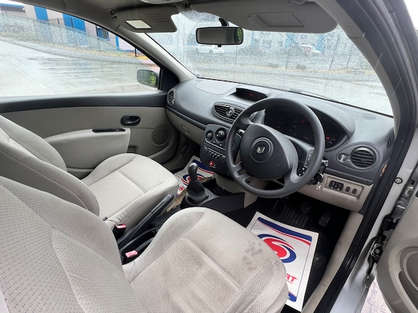 Used Renault Clio 2006 for sale - 72932652: Photo 2