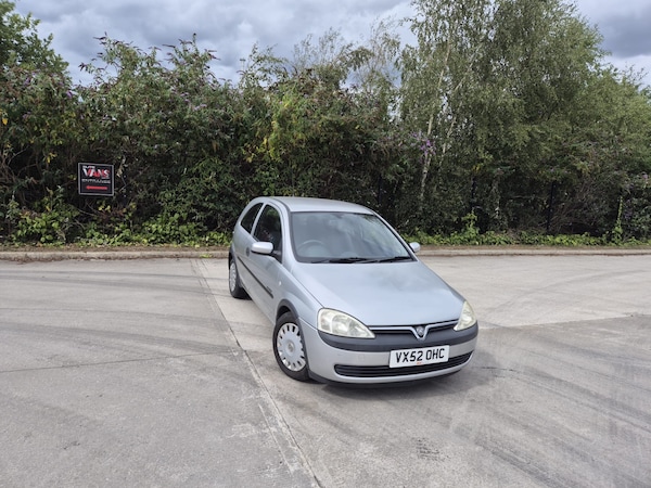 Used Vauxhall Corsa 2002 for sale - 75640051: Photo 1