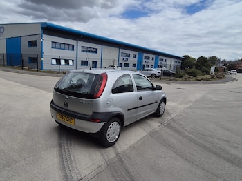 Used Vauxhall Corsa 2002 for sale - 75640051: Photo