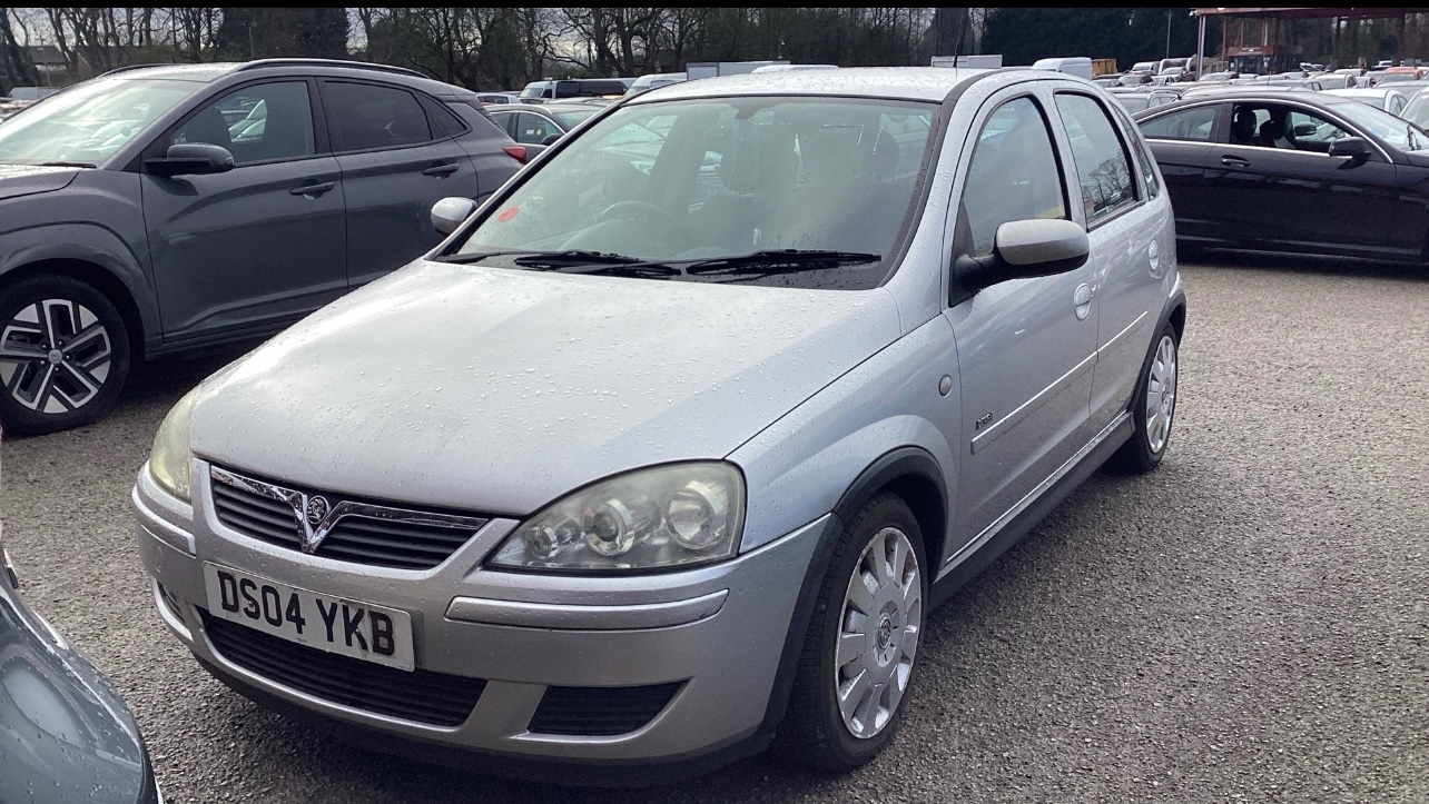 Used Vauxhall Corsa 2004 for sale - 77430981: Photo 2