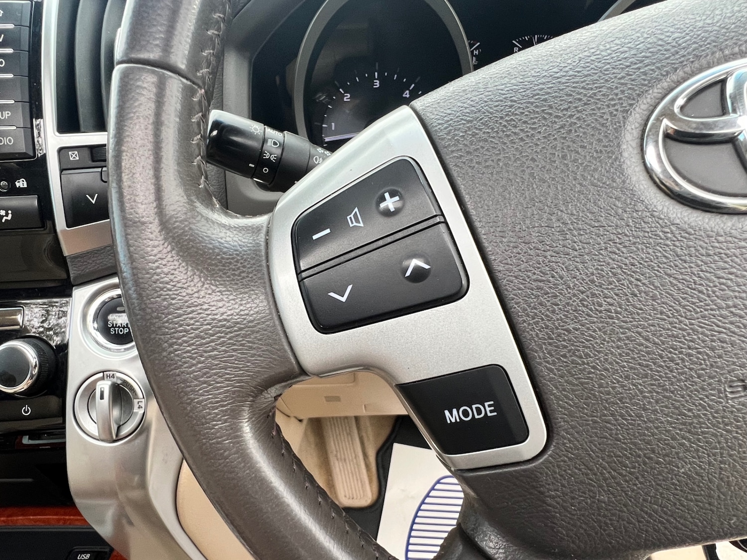 Used Toyota Land Cruiser 2014 for sale - 74366045: Photo 35