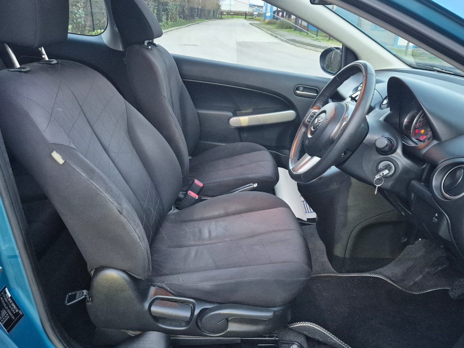 Used Mazda Mazda2 2012 for sale - 77283072: Photo 6