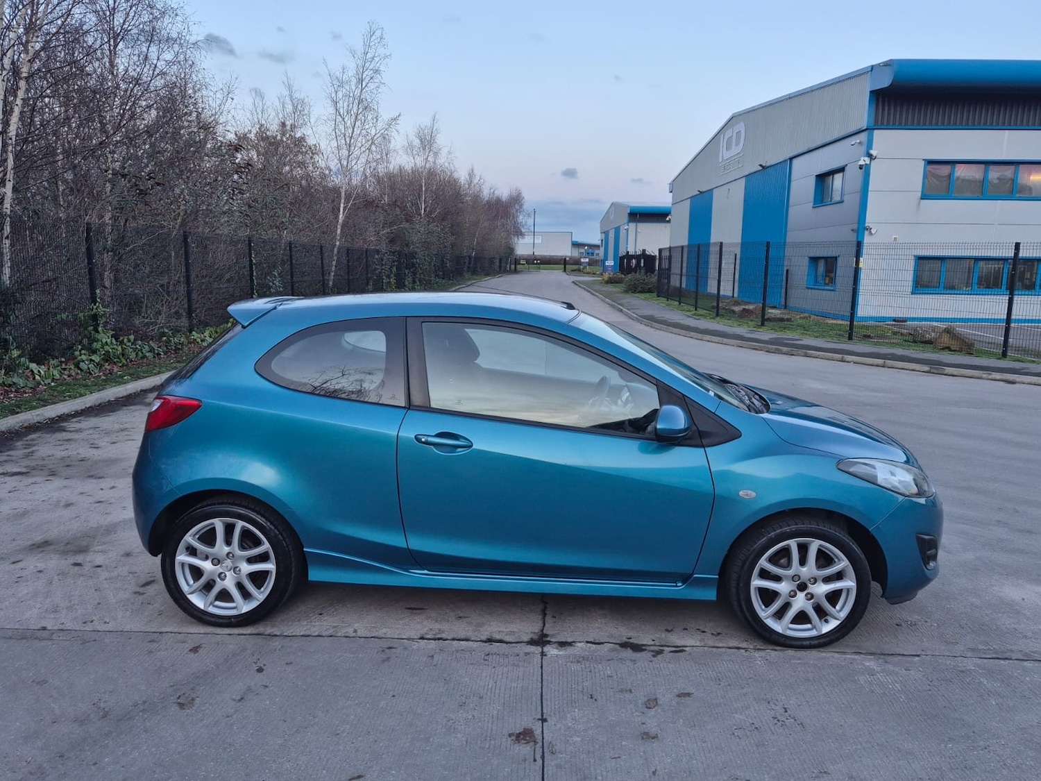 Used Mazda Mazda2 2012 for sale - 77283072: Photo 9