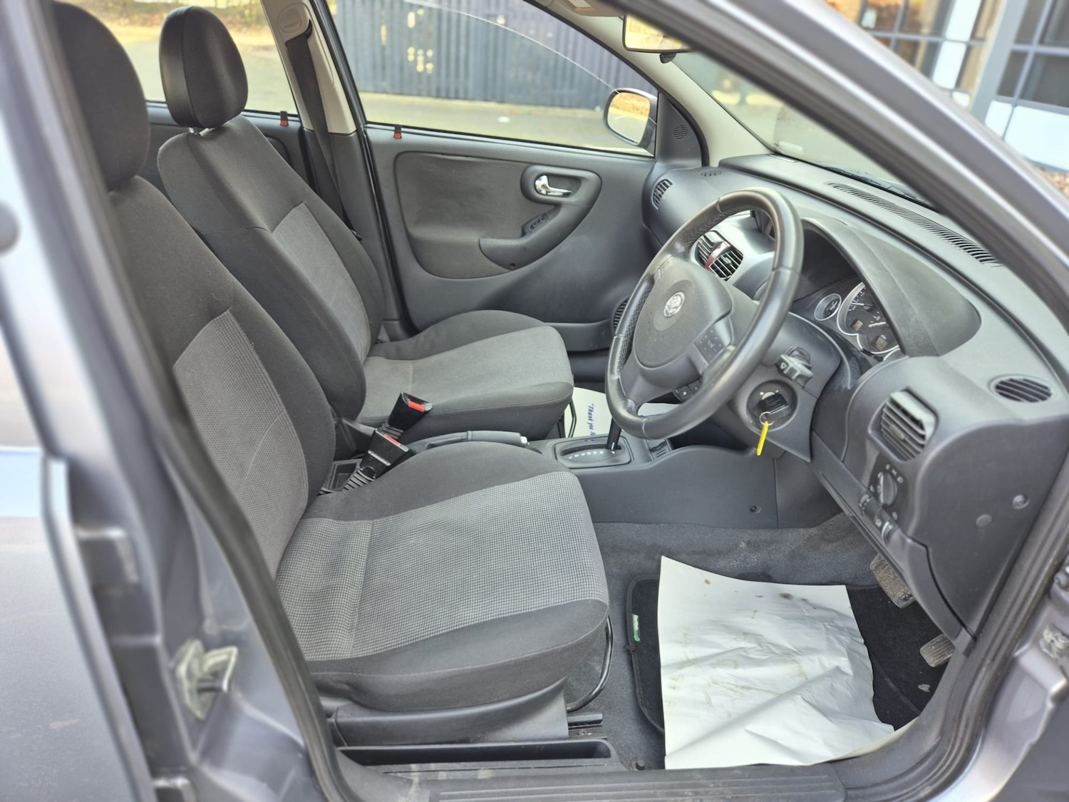 Used Vauxhall Corsa 2004 for sale - 77981140: Photo 11