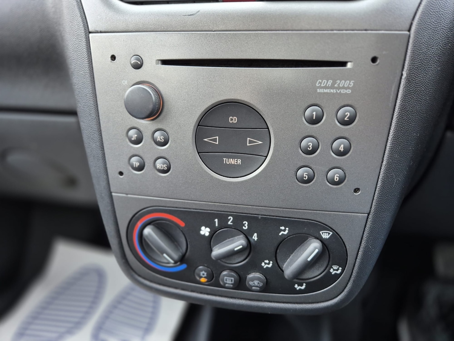 Used Vauxhall Corsa 2004 for sale - 77981140: Photo 20