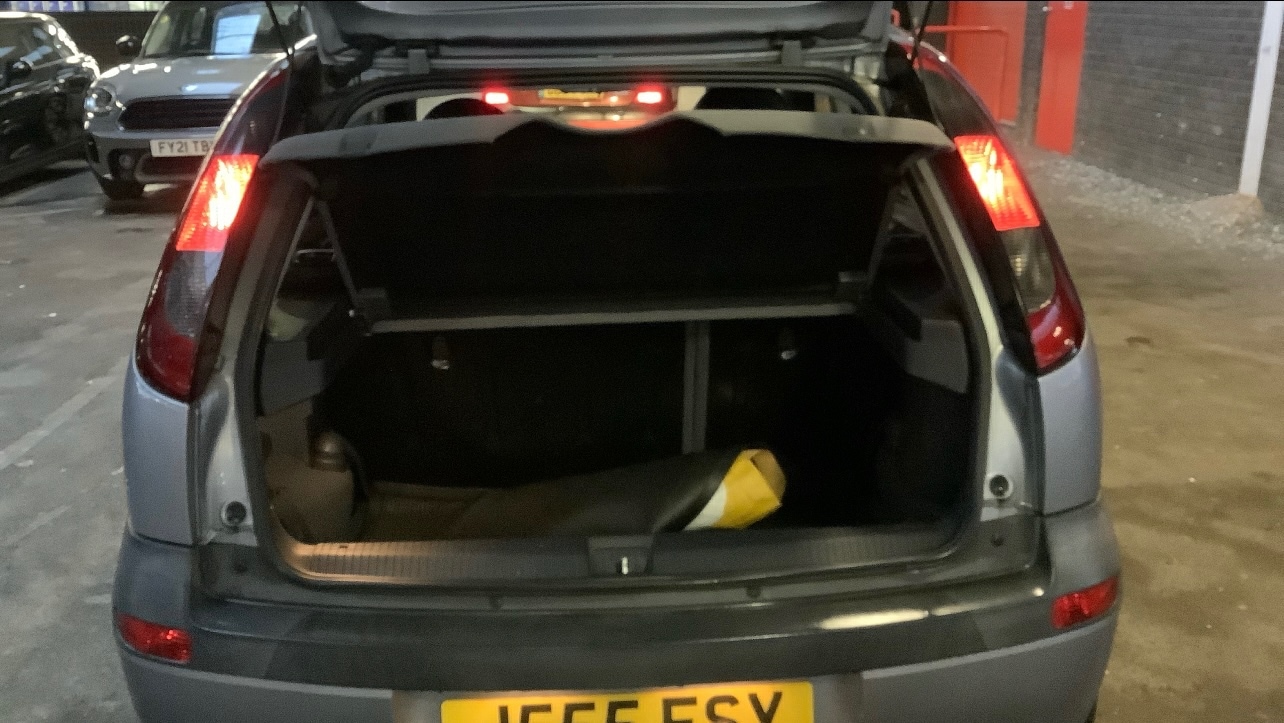 Used Vauxhall Corsa 2003 for sale - 77604933: Photo 7