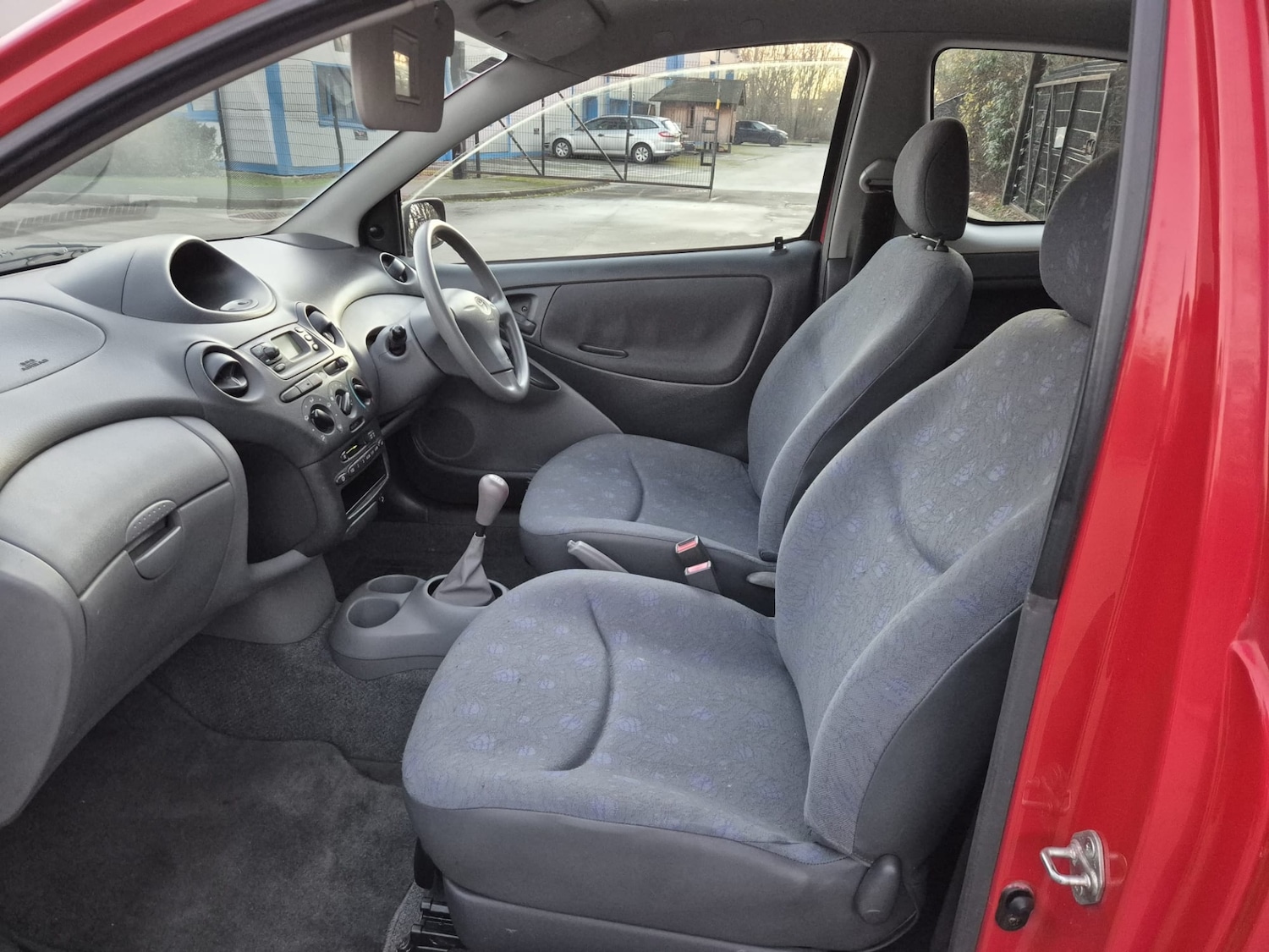 Used Toyota Yaris 2001 for sale - 77013209: Photo 11