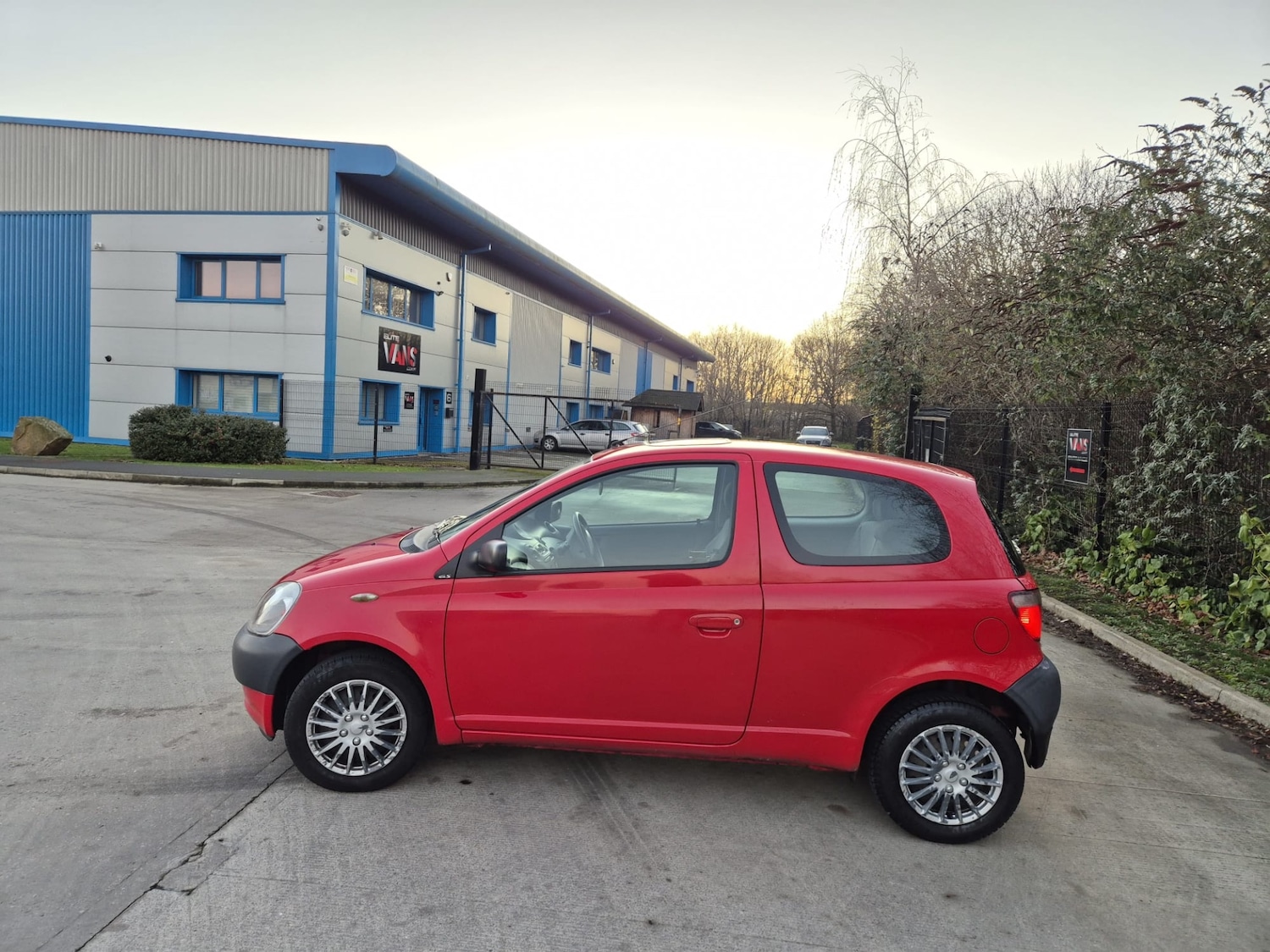 Used Toyota Yaris 2001 for sale - 77013209: Photo 7