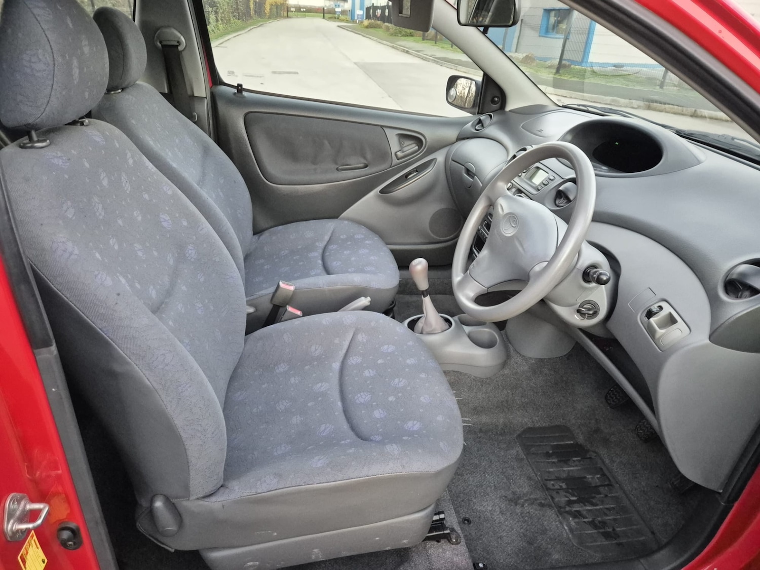 Used Toyota Yaris 2001 for sale - 77013209: Photo 9