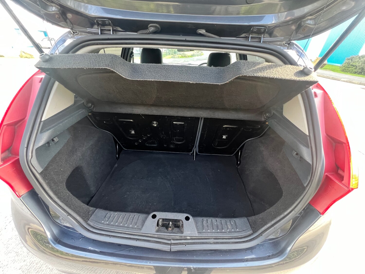 Used Ford Fiesta 2010 for sale - 77394986: Photo 11