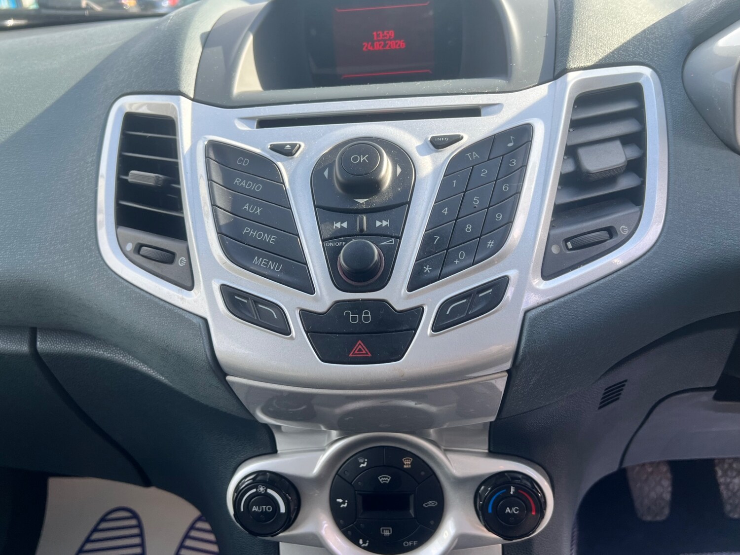 Used Ford Fiesta 2010 for sale - 77394986: Photo 14