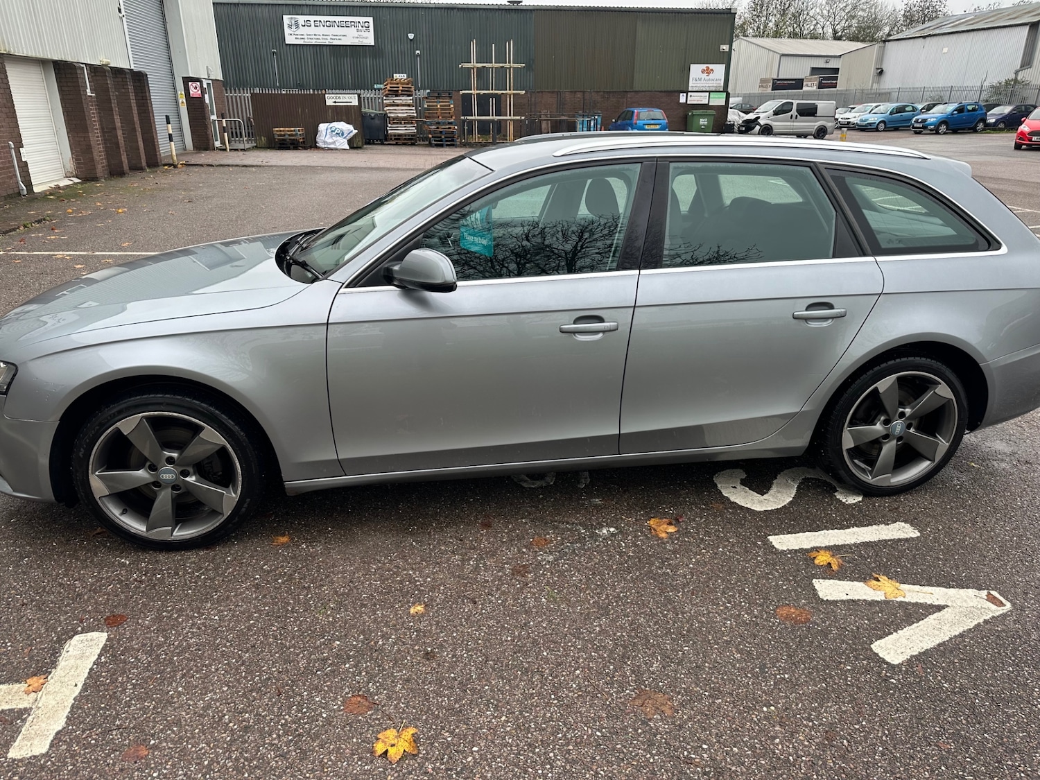Used Audi A4 2010 for sale - 76596085: Photo 4