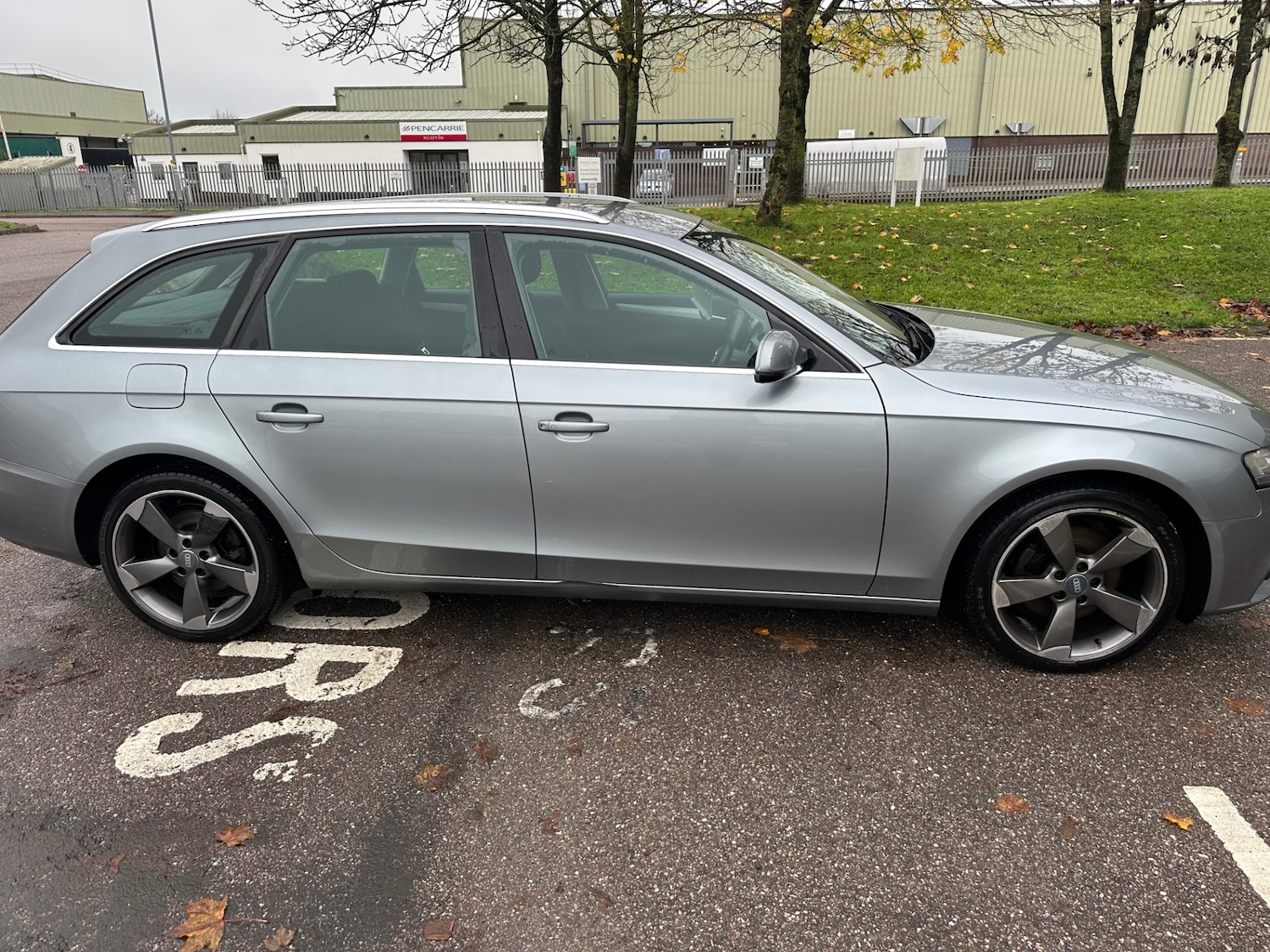 Used Audi A4 2010 for sale - 76596085: Photo 5