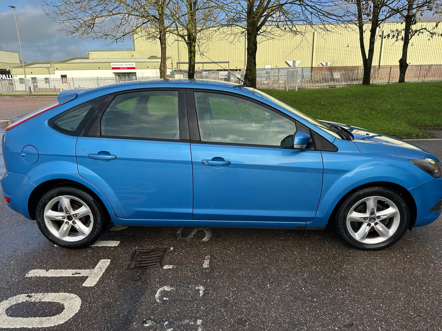 Used Ford Focus 2010 for sale - 76853495: Photo 3