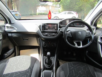 Used Peugeot 2008 2017 for sale - 79309334: Photo