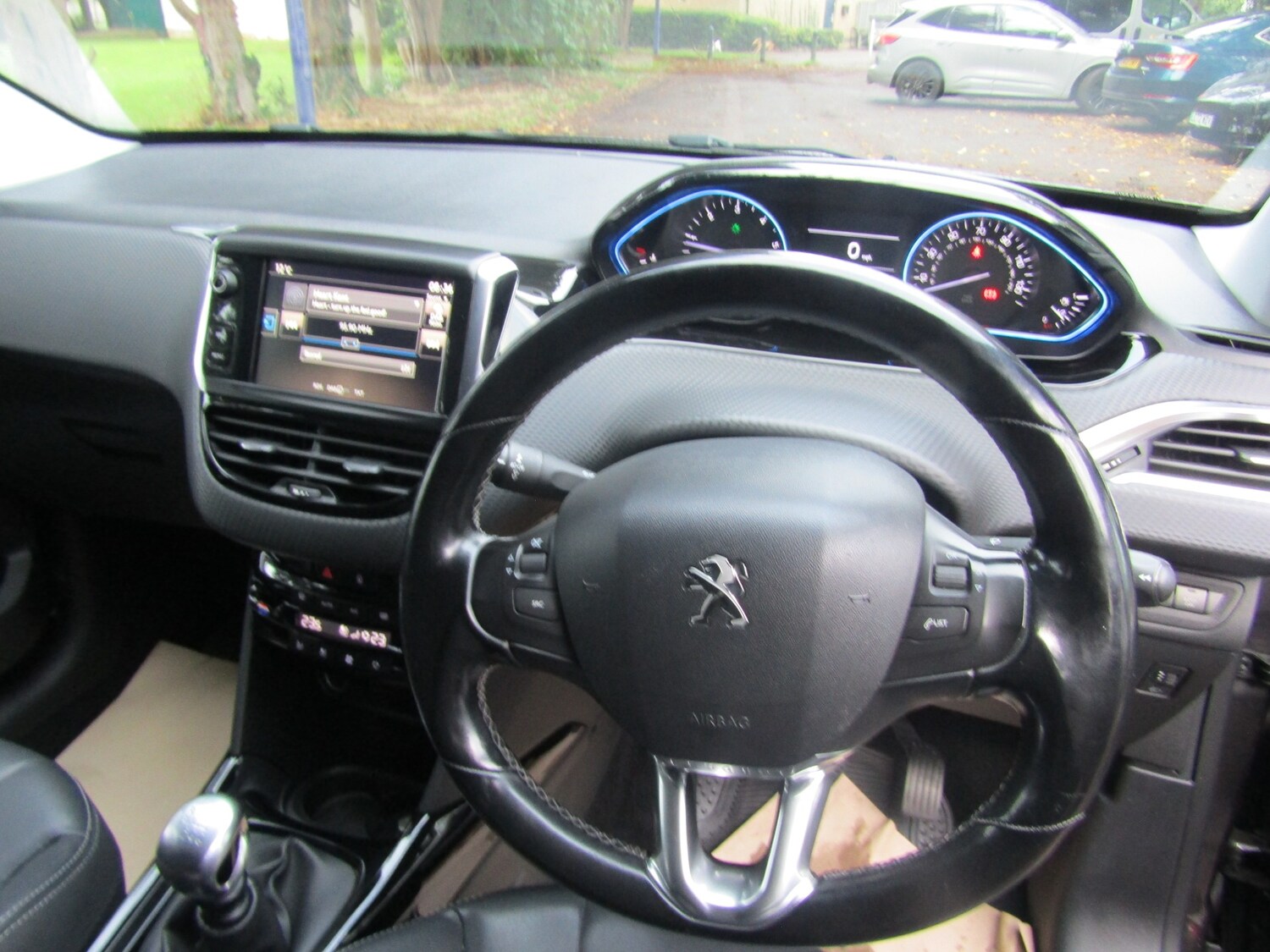 Used Peugeot 2008 2016 for sale - 76220525: Photo 4