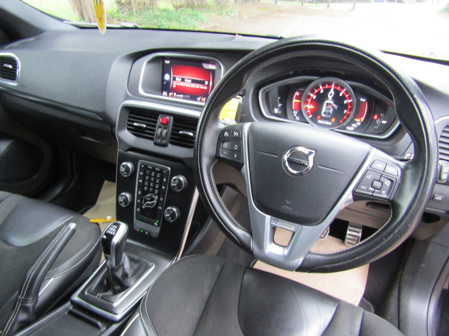 Used Volvo V40 2018 for sale - 76957447: Photo 11