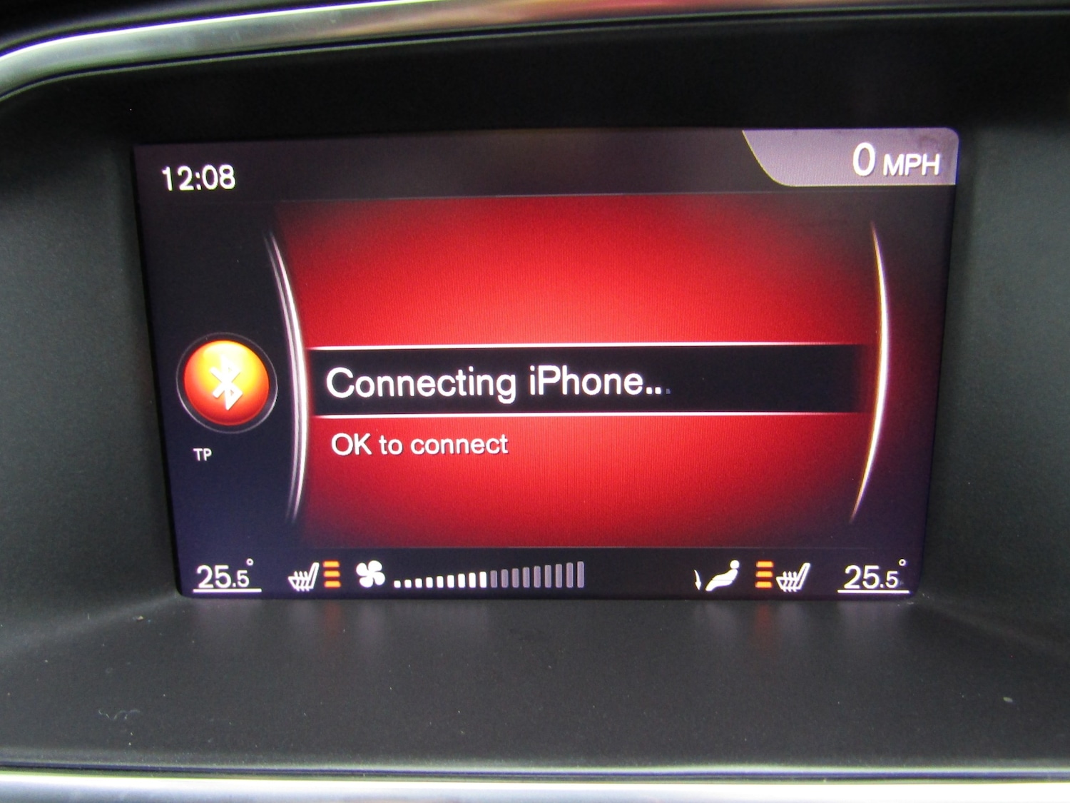 Used Volvo V40 2018 for sale - 76957447: Photo 17