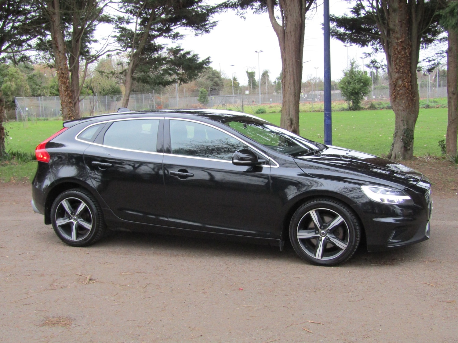 Used Volvo V40 2018 for sale - 76957447: Photo 4