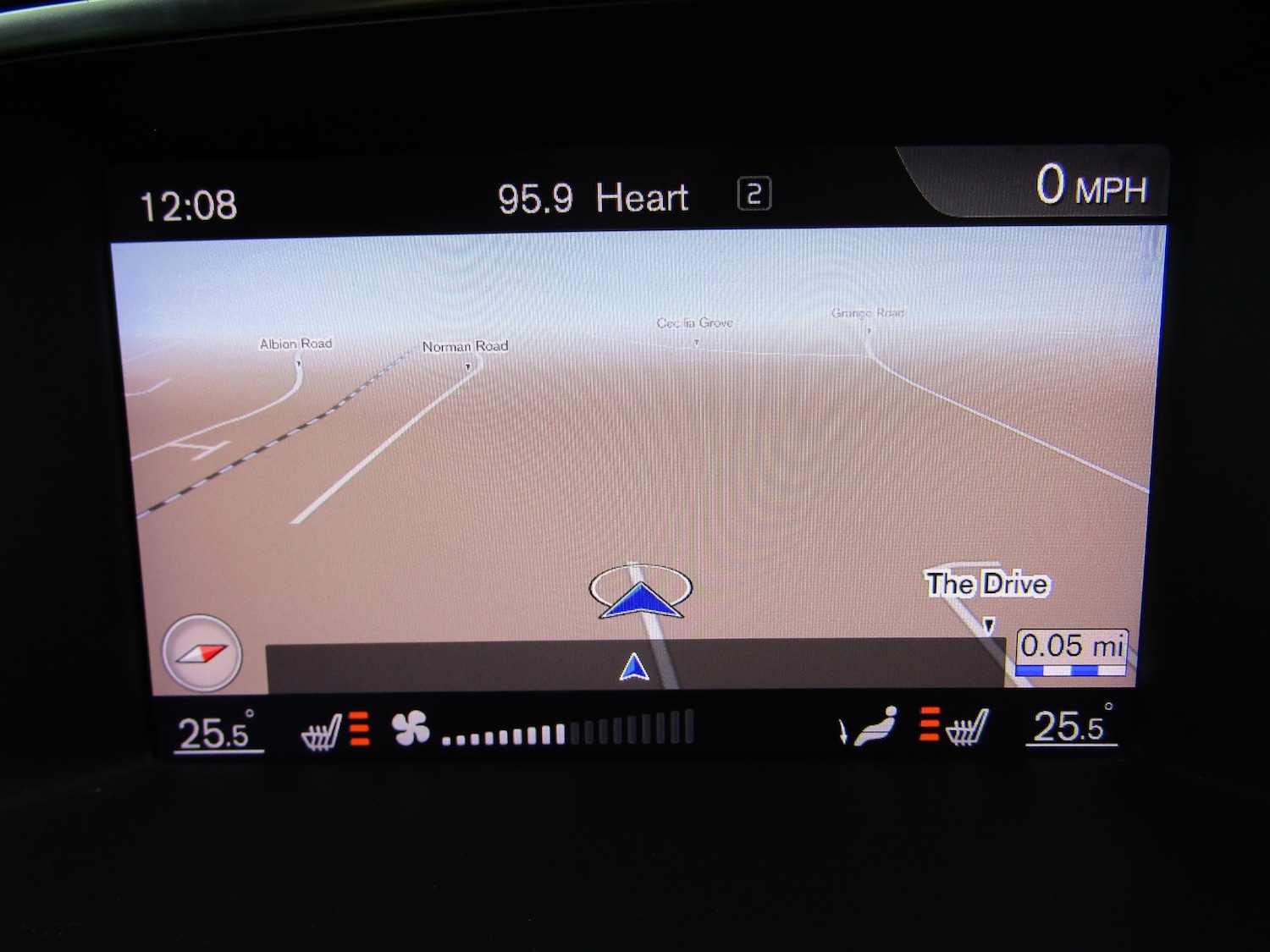 Used Volvo V40 2018 for sale - 76957447: Photo 5