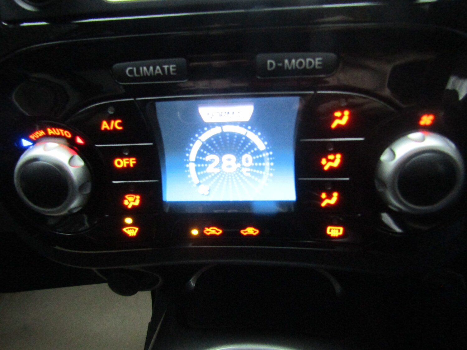 Used Nissan Juke 2015 for sale - 77323963: Photo 10