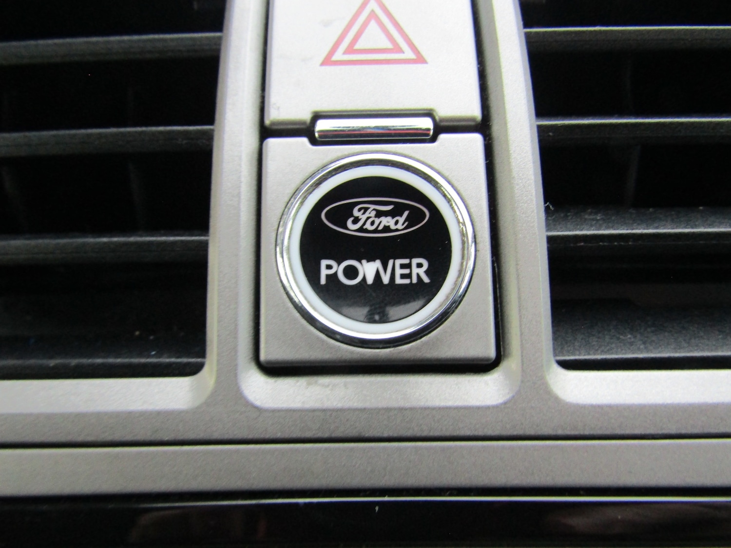 Used Ford Kuga 2011 for sale - 77258149: Photo 24